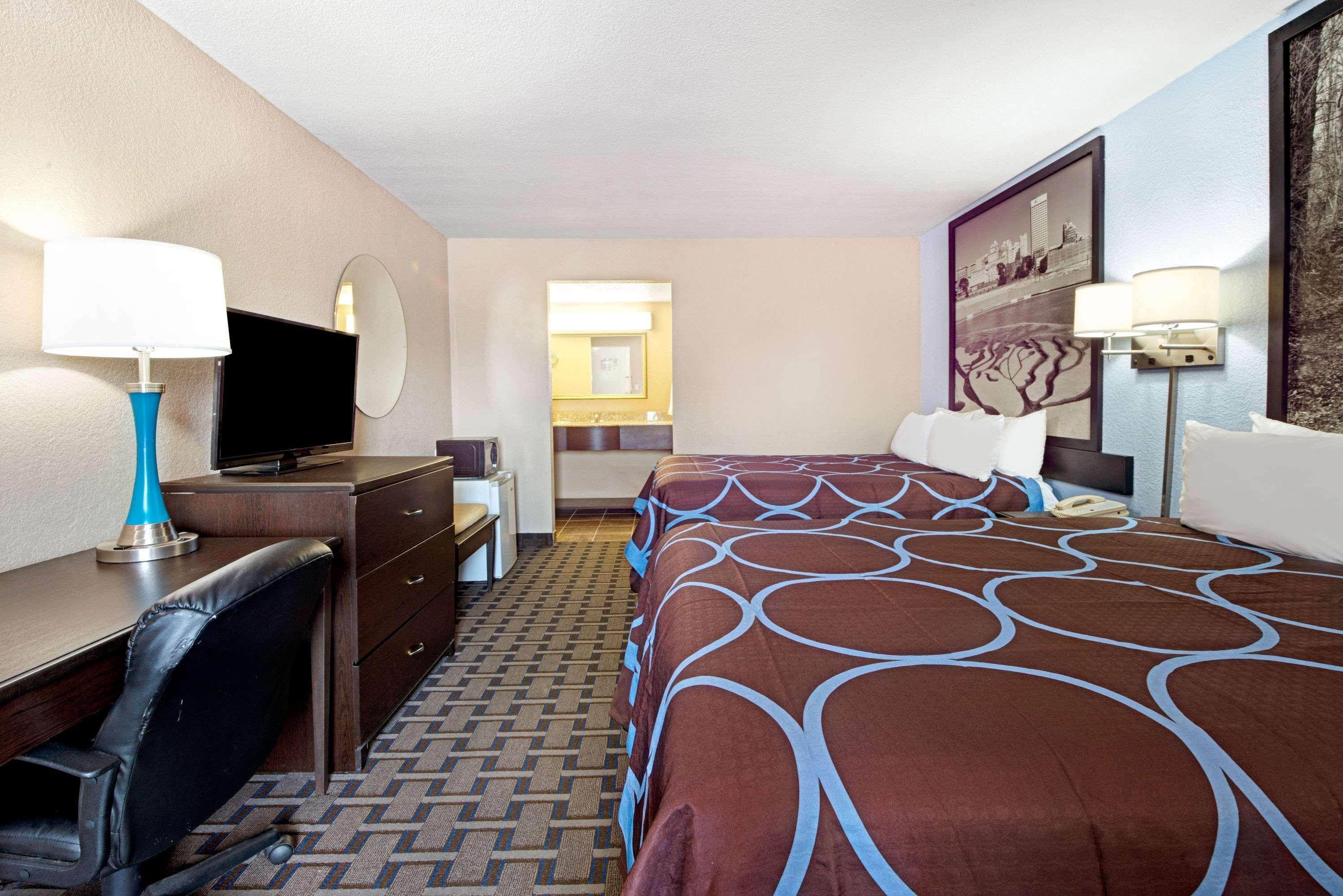 Super 8 By Wyndham Lakeland Exterior photo