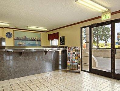 Super 8 By Wyndham Lakeland Exterior photo